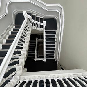 Nomads Capital Backpackers - Wellington (Adults Only)